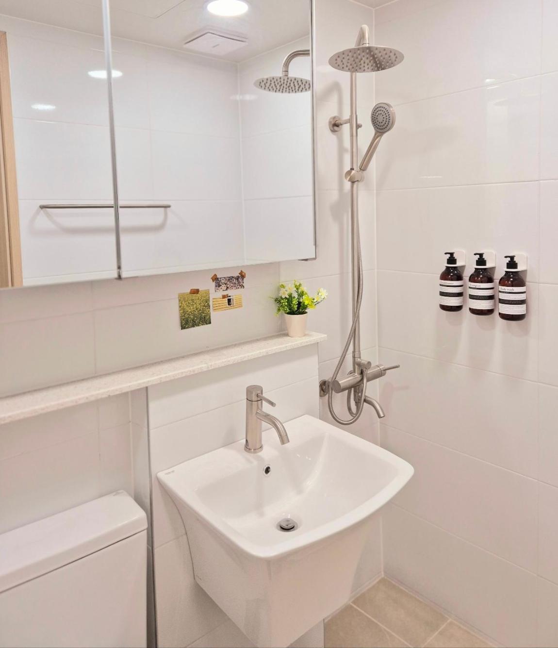 Pousada Urban Corner New Building 2 Rooms, 1 Living Room, 1 Kitchen # Seokchon Cherry Blossom # Lotte World # Kspo